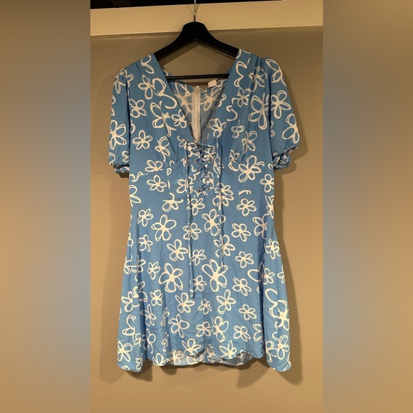 Glamorous corset front puff sleeve mini shift dress in blue scribble from ASOS - Picture 3 of 5